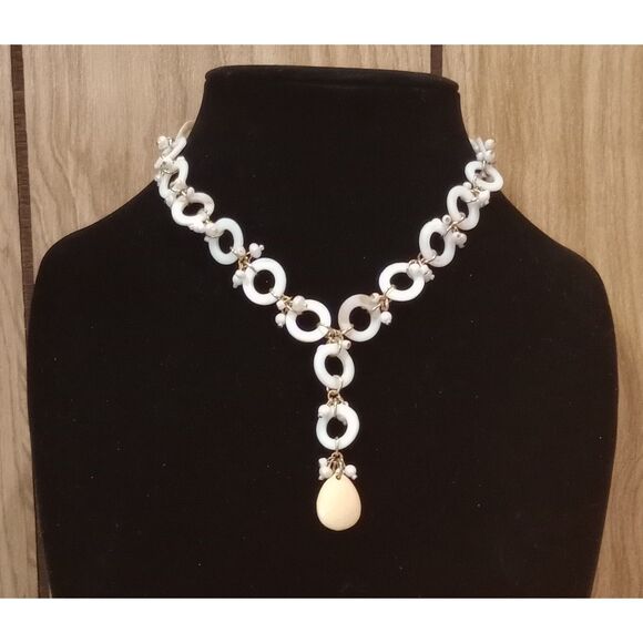 Vintage White Shell Circles Y Drop Gold Tone Teardrop 16-18" Pendant Necklace - Picture 1 of 6